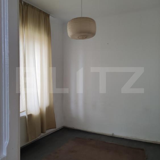 Proprietate 80 mp, teren 576 mp, dubla deschidere, strada Eternitea