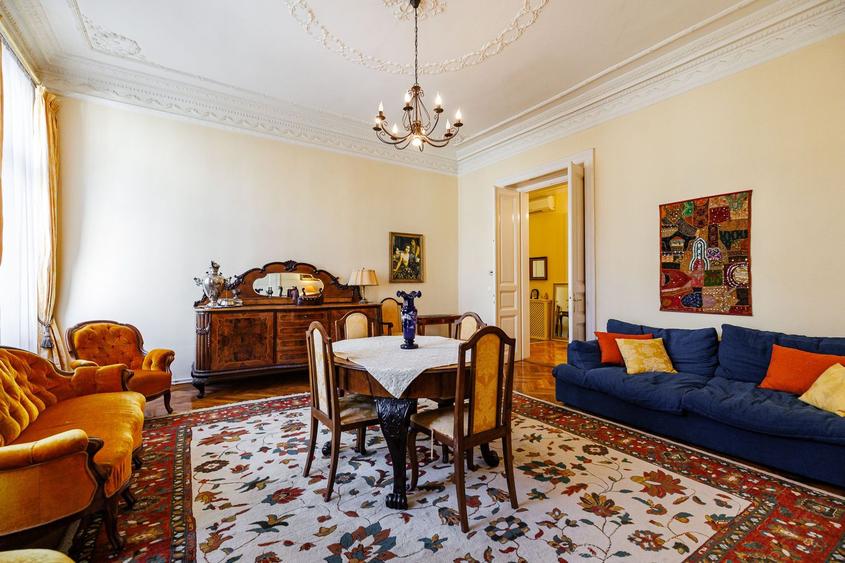 Apartament 3 camere - monument istoric - zona Ultracentrala - Comision 0%