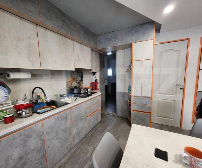 Casa cu 3 camere, 2 bucatarii, Teren de 1000 mp, zona Unirii