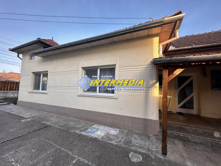 Casa cu 3 camere  in Cetate la asfalt cu 1176 mp Teren - 9