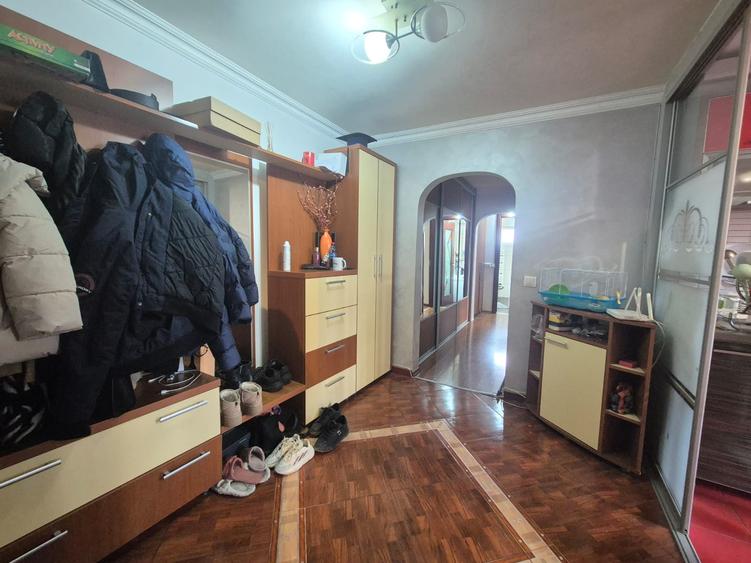 Apartament 3 camere Obcini de vânzare