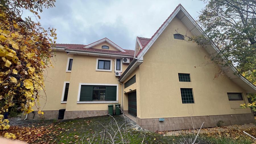 Vila cu teren 652 mp | Romatsa