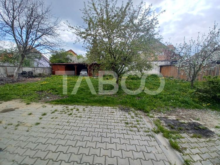 1200 mp teren cu casa individuala de renovat in zona buna din Sibiu
