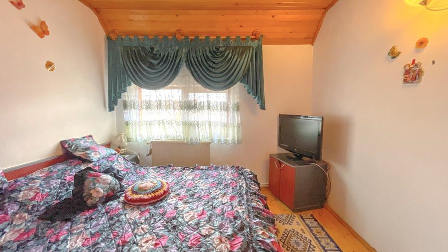 Casa cu garaj si teren de 490 mp in zona de case Bartolomeu-Brasovul Vechi