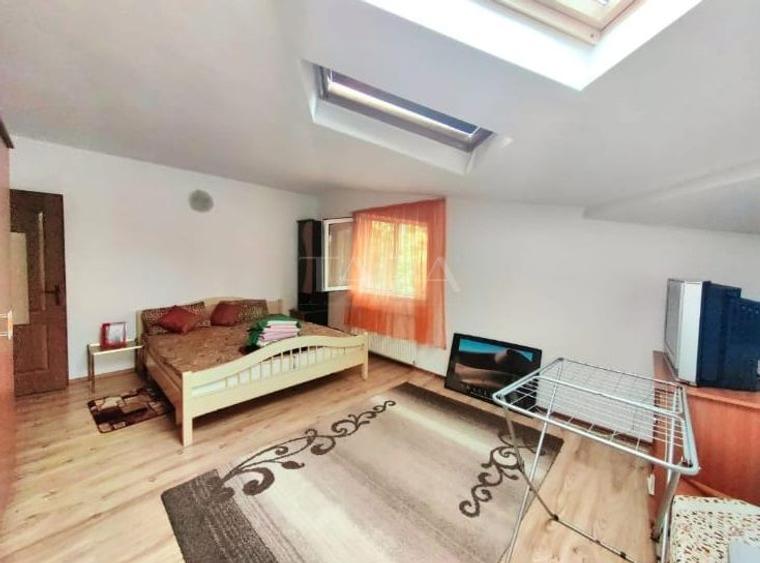 Apartament cu 3 camere de vânzare în cartierul Plopilor.