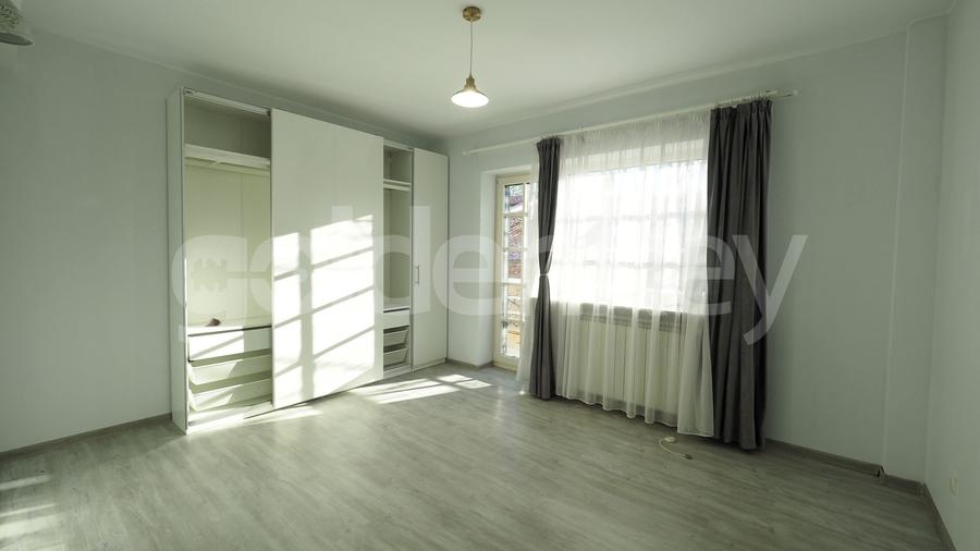 Vila duplex cu 4 dormitoare si 450mp gradina amenajata