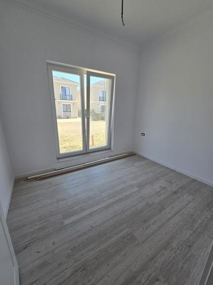 Duplex pe parter Mosnita Noua - Toate Utilitatile