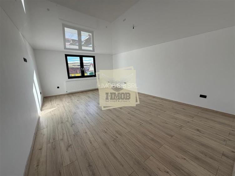 Casa cu 4 camere si 3 bai pretabila birouri in Sura  Mare - 6