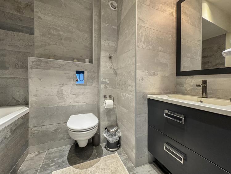 Apartament 3 camere de închiriat in Mamaia | Vedere frontală la mare | Parcare