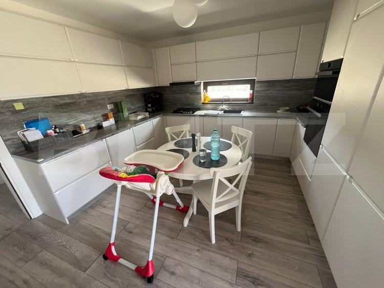 Vilă modernă, de vanzare, Schimb si cu apartament