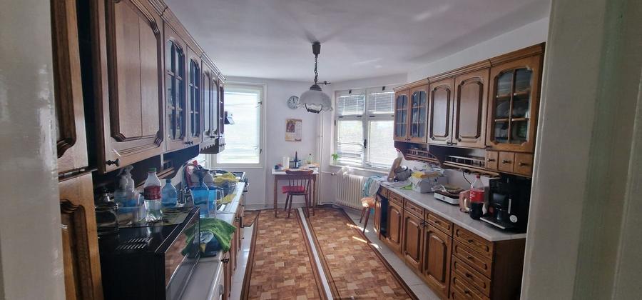 Casa - 1500 mp de teren - zona rezidențială schit
