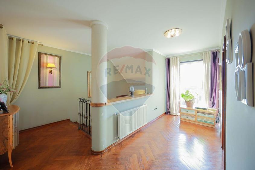 Casă 5 camere cu garaj, 230 mp utili, teren 503 mp, Nufărul, Oradea