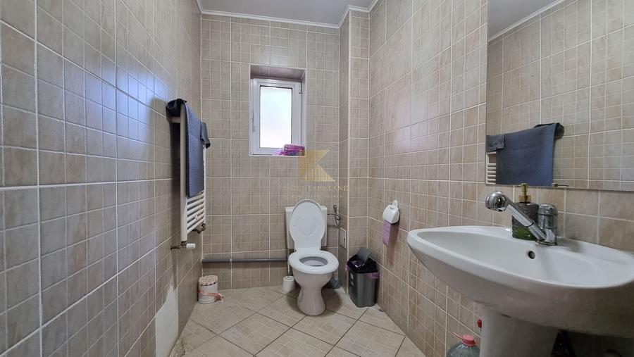 Spatiu comercial pretabil multiple destinatii, Florilor Brasov