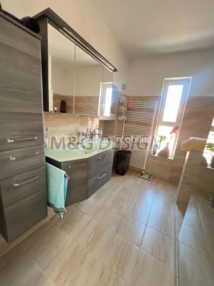 Vilă spațioasă, Dorobantilor–Pretabilă pentru 2 familii,  1570mp teren - 5