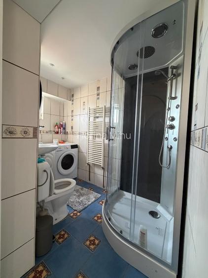 Inchiriez apartament cu 3 camere,Onix,Brasov