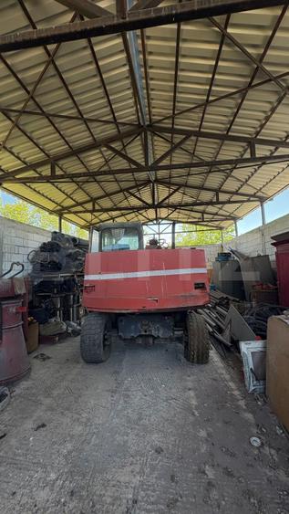 Casa cu teren 1100 mp și hala în curte, sat Cârbești