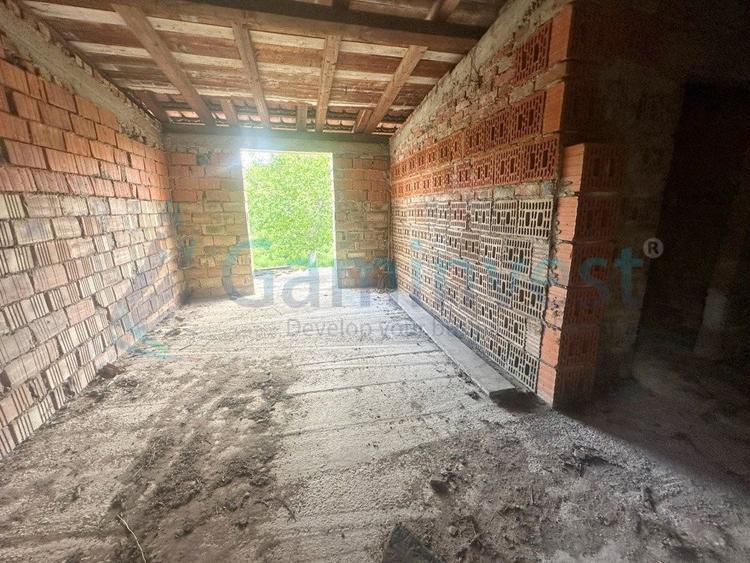 Casa pe 2 nivele, la rosu, zona strazii Izvorului, Oradea