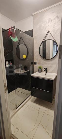 Apartament cu 3 camere, 63 mp, cu 2 bai si balcon mare, in zona Valea Garboului