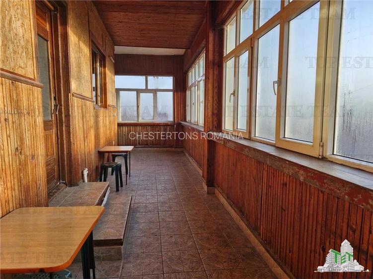 Vila unica de vanzare cu destinatie de locuinta si spatii comerciale, Medgidia,