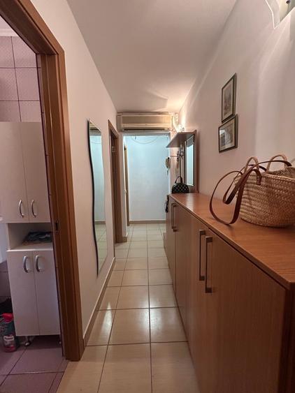 Apartament semidecomandat complet mobilat si utilat!!!