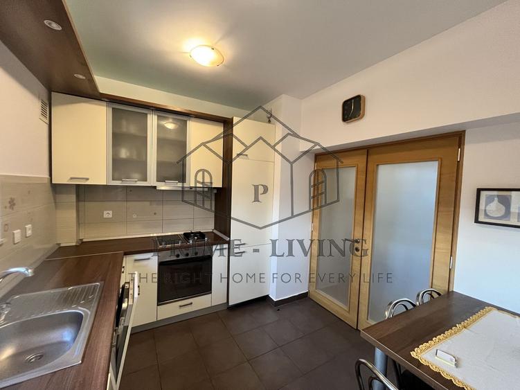 APARTAMENT DEOSEBIT CU 3 CAMERE LA VÂNZARE  IN PIATA VICTORIEI