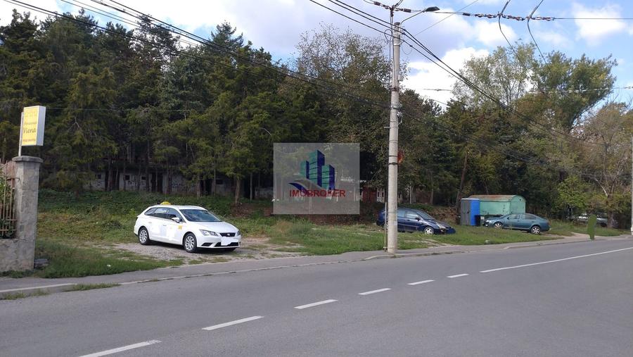Inchiriez locuri de parcare pe teren privat