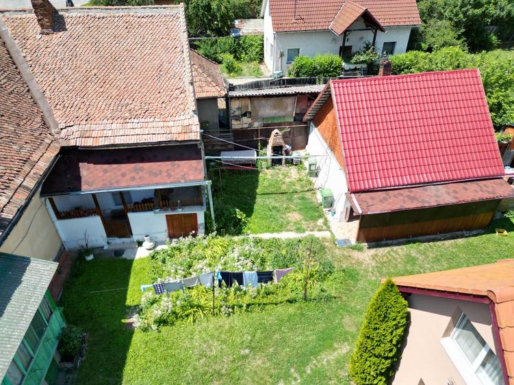 Doua case de vanzare 75 M² + curte 720 M² Piata Kalvin