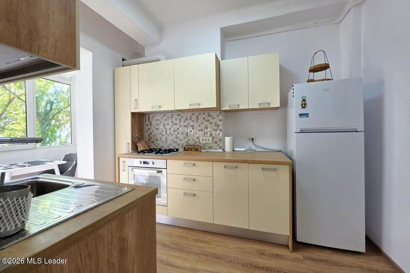 Piata Romana, 4 camere 138 MP total, Etaj 2/9, renovat - utilat, liber - 47