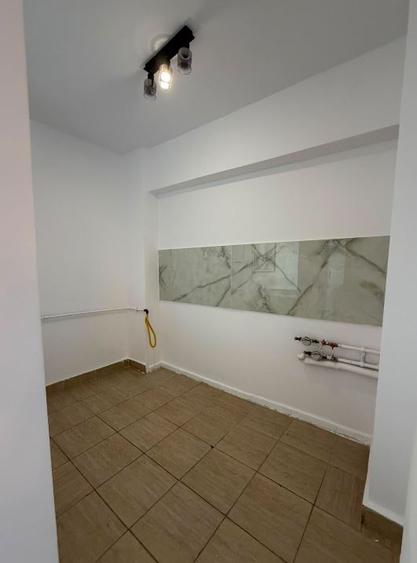 Titan, Metrou,bl.1980,reabilitat,et.10/10,renovata,geam la baie, balcon inchis.