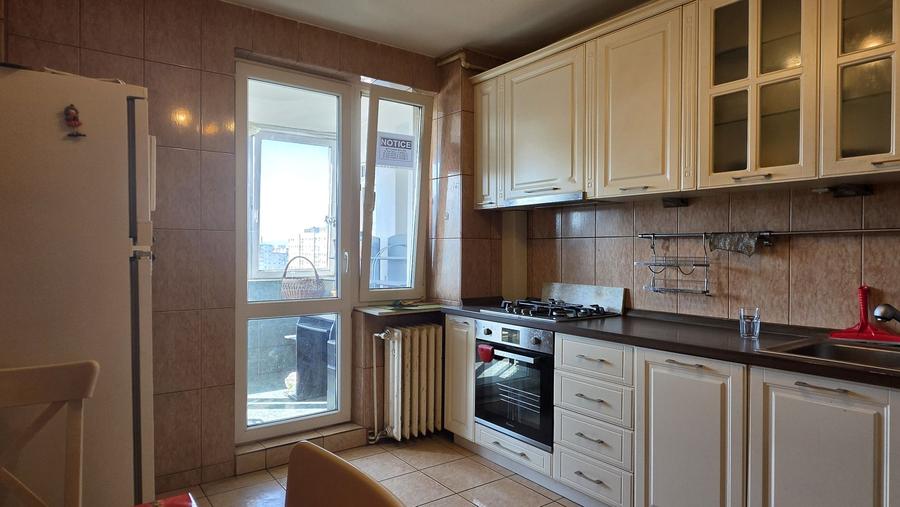 De vanzare 3 camere decomandat, Centrul Civic-Onix, bloc verde