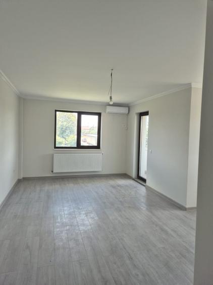 Spre vânzare apartament spatios, cu 2 camere, decomandat, bloc nou, etajul 2