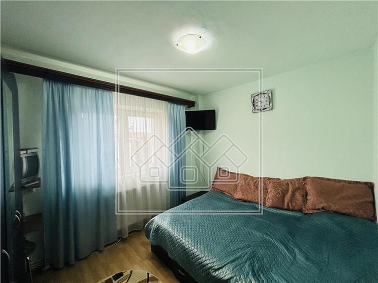 Ap decomandat, cu 2 camere, balcon, etaj 4/8 - M. Viteazu