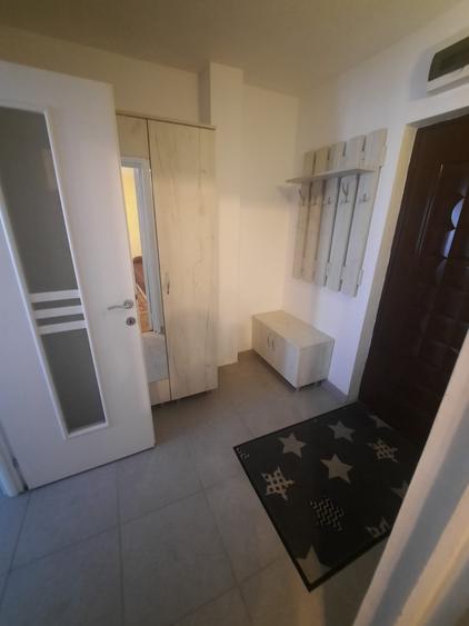 Apartament cu 2 camere, etaj 4/10, zona Podu Ros