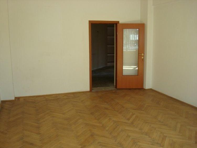 Birou, 96 mp în Universitate