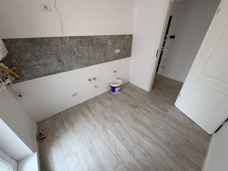 MUTARE RAPIDA!! Apartament 2 camere decomandat, Metrou 1 Decembrie