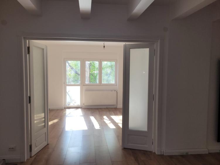 Apartament Parc Cismigiu 3 camere + living 110 mp