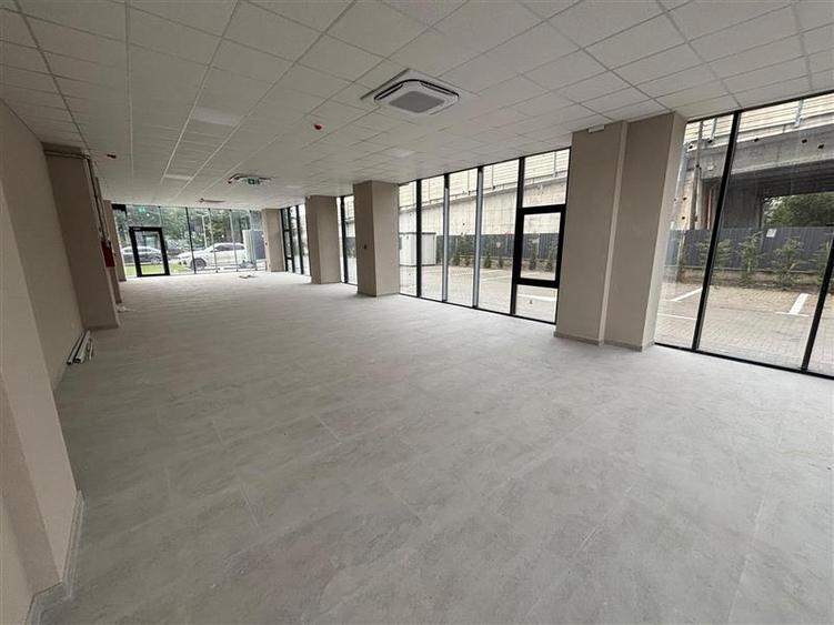 Spațiu comercial modern 155 mp, la cheie, cu două intrări – Bac&#
