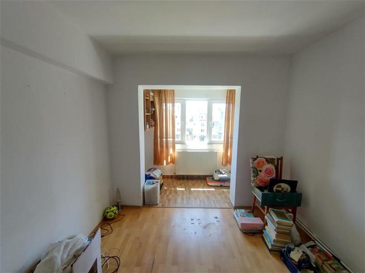 Oravita, Apt.4 Cam, 96mp , Zona Garii, Pret Negociabil
