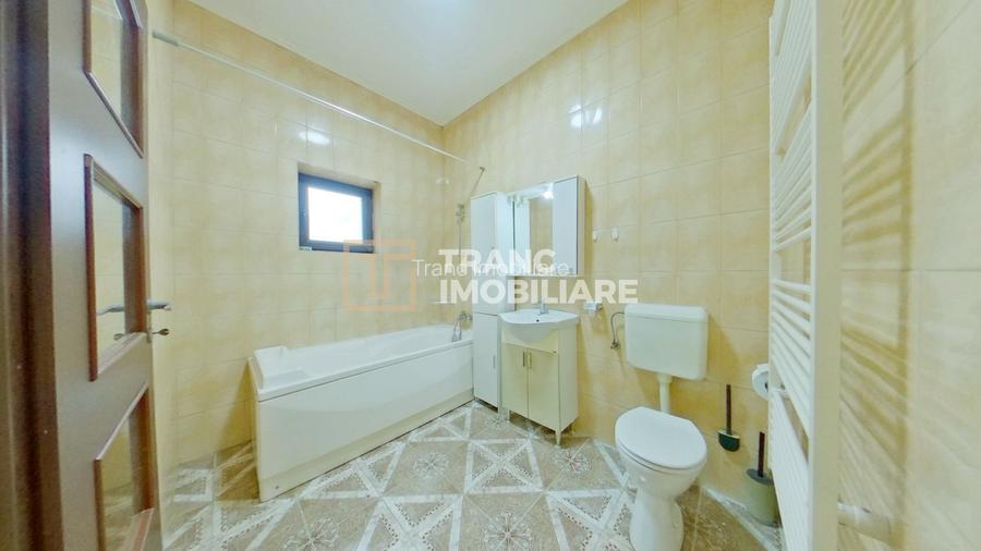 Casa de închiriat în Parneava / Curte spațioasă și confort - 8