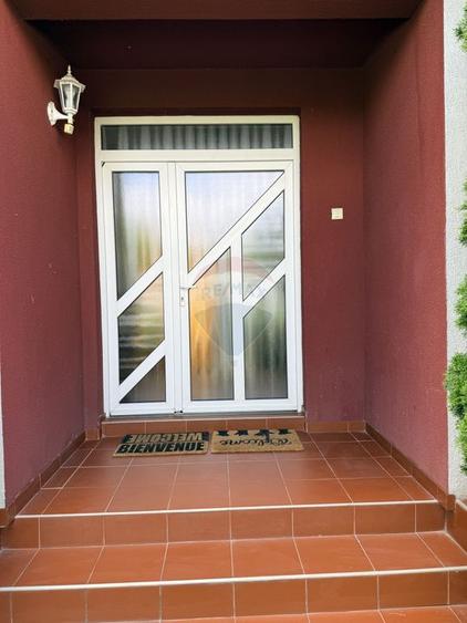 Casă | Vilă insiruita | Inchiriere| 4 camere