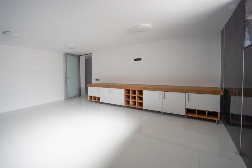 Vilă complet finisată |  arhitectură elegantă și curte proprie