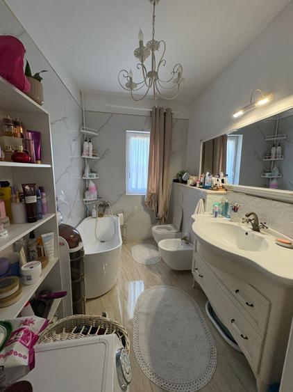Casă modernă P+1, 145 mp utili, 4 dormitoare, complet mobilată și utilată