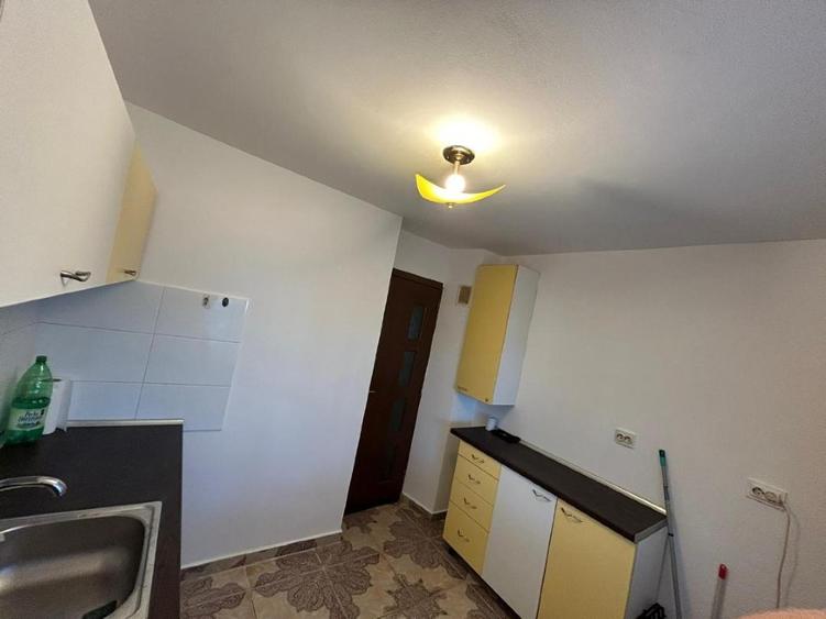 Persoana fizica, inchiriez apartament  2 camere , decomandat 68mp, in Dancu