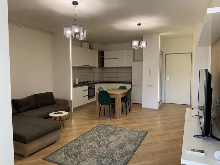 4 City 3 camere cu balcon si parcare