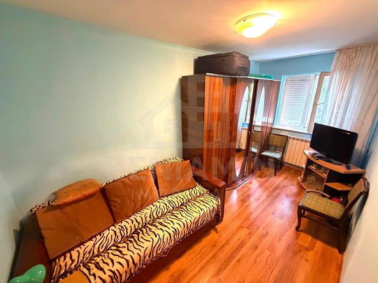 Apartament cu 3 camere - Craiovita Noua - etaj intermediar
