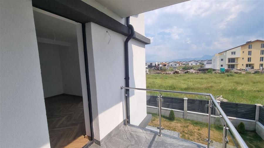 Vila moderna de 4 camere zona Sanpetru