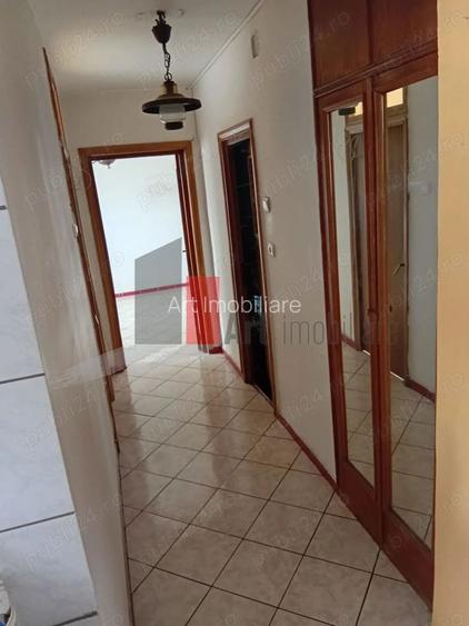 Vindem apartament 2 camere in Crangasi