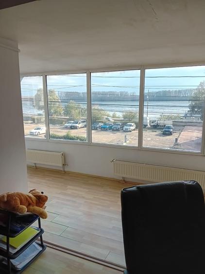 OFERTA DE VANZARE ! Apartament cu 4 camere et 1 pret 160.000 euro