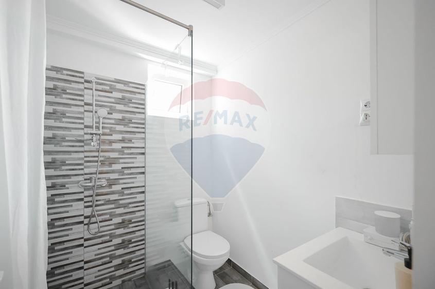 Apartament cu 3 camere de vânzare în zona Ultracentral