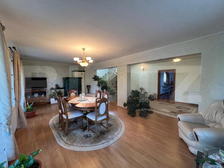 Casa de Vanzare, la podul jelnei ,cca 220mp.